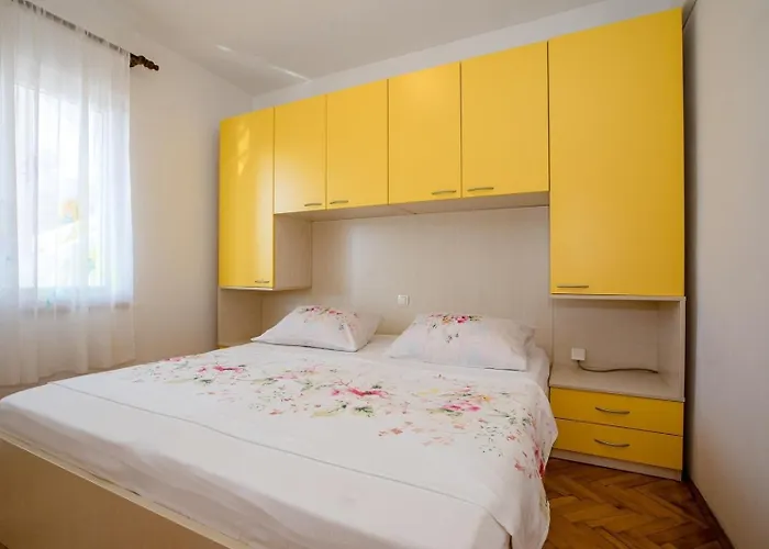 With Parking Space Lopar, Rab - 22558 Appartement Lopar